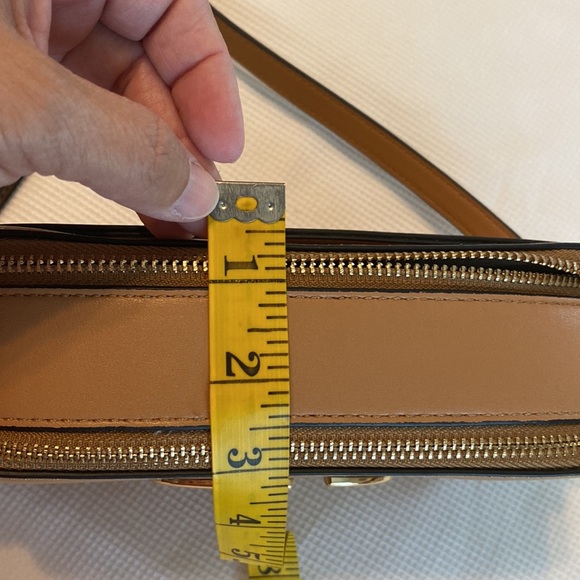 Gianni Bini Small Purse in Brown and golden hardware - Picture 14 of 17